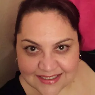 Aivi M.