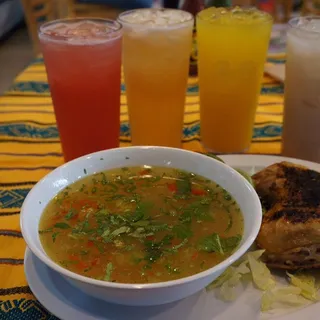 Caldo de Pollo