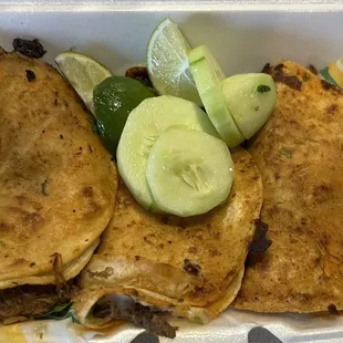 Quesatacos con Consome