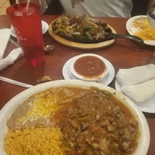 Steak fajita and Plato de lengua very good