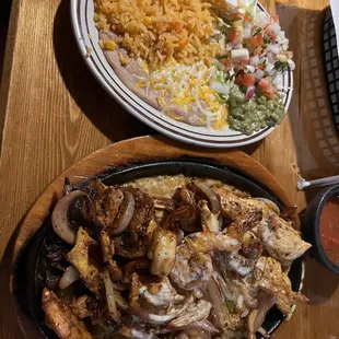 The Fajitas - ON POINT. Sissling, perfectly seasoned, they were terrific.