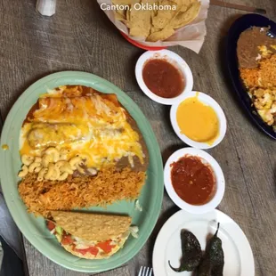 a table full of mexican food