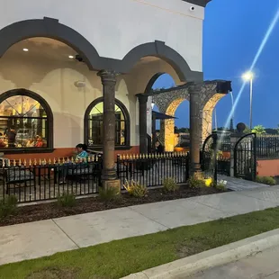 side outdoor dining