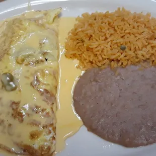 Charro T omelet with rice and beans