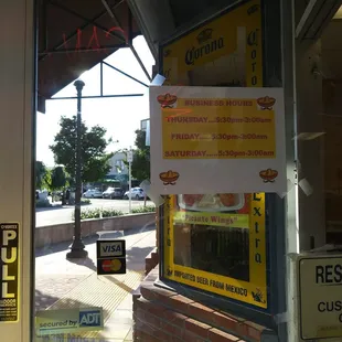 the outside of a restaurant