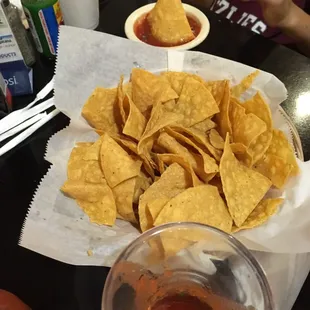 Awesome fresh hot tortilla chips with delicious salsa. They kept em coming.