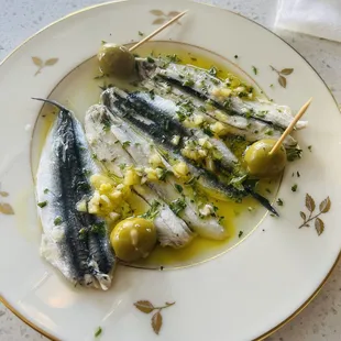 White anchovies cured in vinegar and garlic