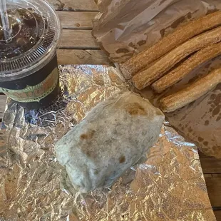 Diet soda, La Tinga De Pollo Burrito, Churros