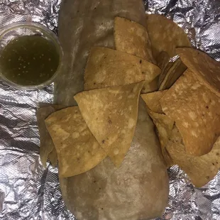 Salsa verde giant burrito de asada