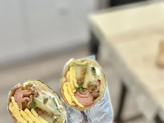 El Pirata Tortas Y Burritos