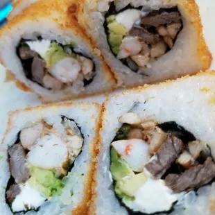 Mar y tierra nuevo sushi .delicioso tienen que probarlo