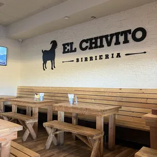 sushi and sashimi, interior