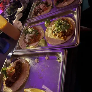 AL PASTOR (2 TACOS), ASADA (2 TACOS), COSTILLA CON MOLE (2 TACOS)