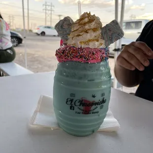 The horchata in a barrel/barrilito