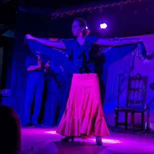 Flamenco dancing. Very good.  Nicely done.