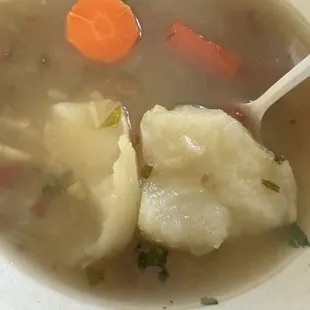 Caldo de gallina verdura  recosida sabor a agua nada mas