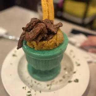Mofongo relleno churrasco sin salsa