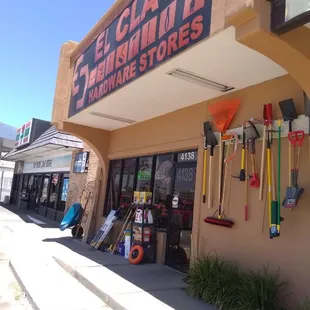 Conveniently located next to 7 ELEVEN.  CORNER OF BRENTWOOD AND MESA.  UTEP