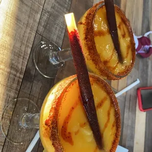 2 for 1 Mango margaritas for happy hour!