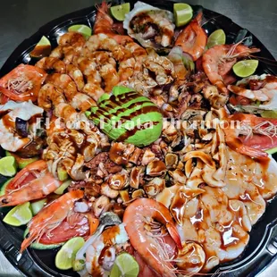 Barco Pirata- Family Size Seafood Tray