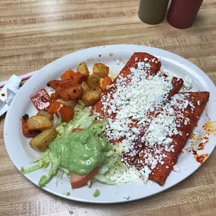a plate of mexican food