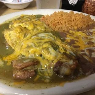 Extremely delicious food. I love the Chile verde . They make Home made corn tortillas!!!!