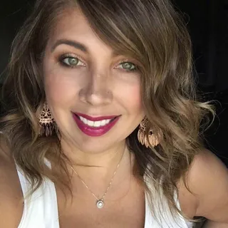 Damaris F.