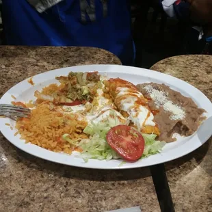 Enchiladas and carnitas taste worst then 3 week old refried food!!!