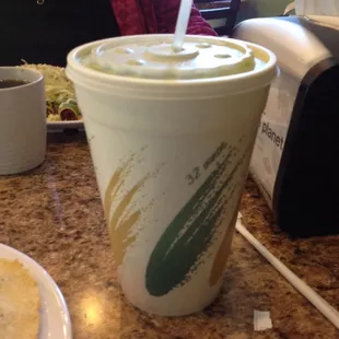 Agua de espinaca y piña tamaño grande