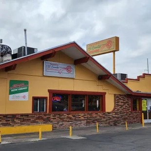 the exterior of a restaurant