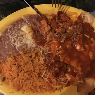 Chicken and pork tamales meal