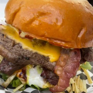 Hamburguer with bbq steak