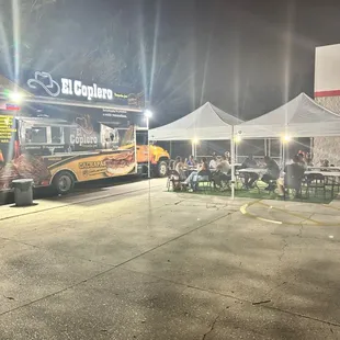 Un espacio especial para ti, lleno de sabor criollito y sabanero. VENEZUELAN FOOD