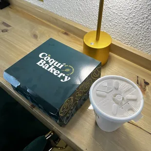 Donuts, cafe con leche