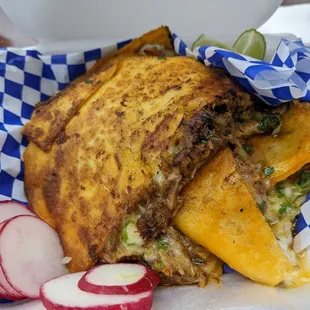 Quesadilla with a lot of cheese