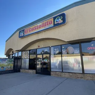 the outside of a restaurant