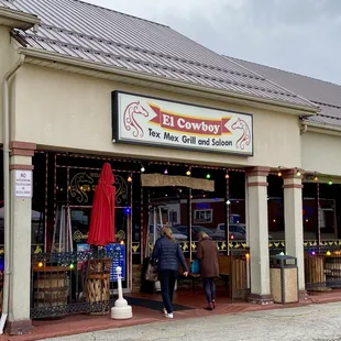 El Cowboy in the Wedgewwood Plaza