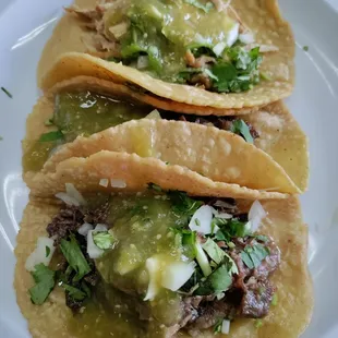 Cabeza and carnitas tacos.
