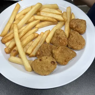 Kids chicken nugget meal