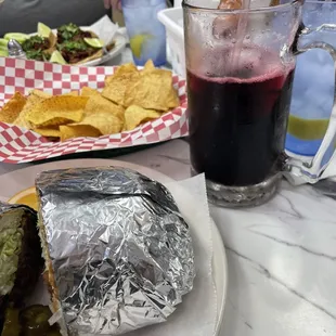 Jamaica y Milanesa de Res Torta