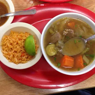 caldo de res with the comida corrida