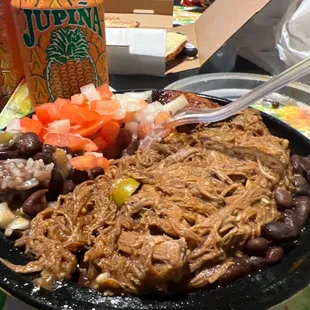 La mejor comida cubana ! Se los recomiendo freshly made food !!