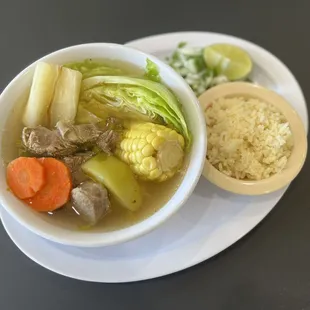 Caldo de res con arroz