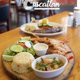 El Trío 
Signature triple shrimp plate