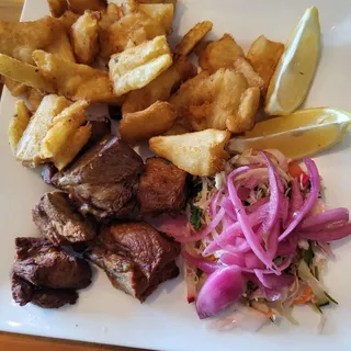 Yuca Frita Con Chicharron