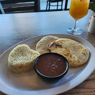 Tipico #1 (Pupusa Plate)