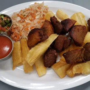 Yuca con chicharrón