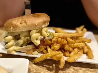 Dad's Pub & Grub