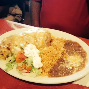 a plate of mexican food