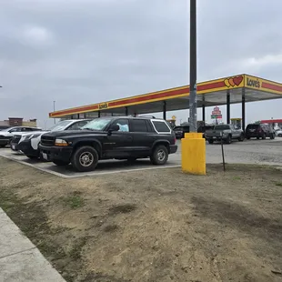 can't miss the taco truck right next to loves